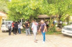 यहां भी थी धर्मांतरण की शिकायत, सूचना मिली तो बढ़ने लगा जमावड़ा, पुलिस ने एक को
पकड़ा - image