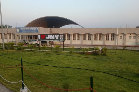 students broke out of school jhabua caught at indore railway station mp news