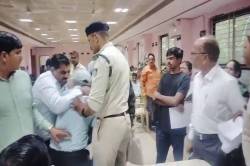 एमपी में तहसीलदार ने खोया आपा, युवक को धक्का देकर जमीन पर पटका… - image