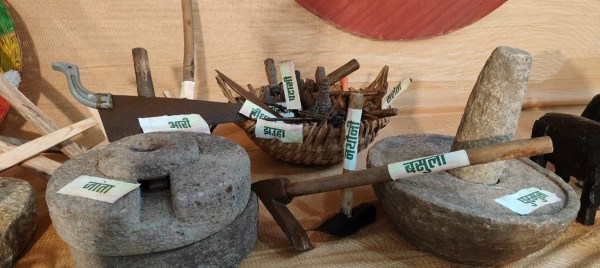 छत्तीसगढ़ में विशेष प्रकार के पारंपरिक उपकरण एवं वस्तुएं।