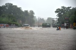 Heavy Rain Alert: राजस्थान-उत्तराखंड-केरल समेत 15 राज्यों में भारी बारिश, IMD ने
जारी किया ताजा अपडेट - image