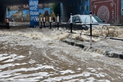 Rain Alert: जोधपुर में झमाझम बारिश के बाद इन जिलों का नंबर, 120 मिनट में भारी
बारिश की चेतावनी, IMD अलर्ट जारी - image