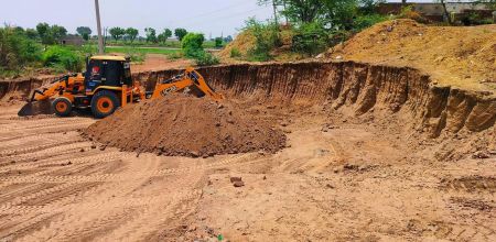 Illegal soil mining is going on in Hanumangarh district, no check is being put on it