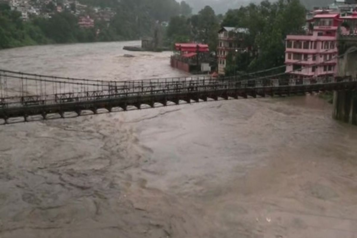 Himachal Pradesh: Heavy Rains Cause Havoc, 220 Roads Inundated