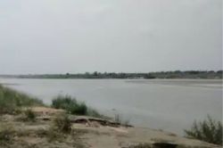 यूपी में बाढ़ का अलर्ट! 24 घंटे में एक मीटर बढ़ा गंगा का जलस्तर, प्रशासन सतर्क - image