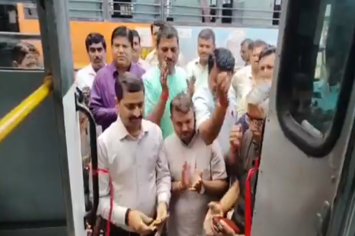 श्रद्धालुओं के लिए खुशखबरी; UP के इस जिले से शुरू हुई मथुरा-वृंदावन के लिए सीधी
रोडवेज बस सेवा, जानें समय और रूट