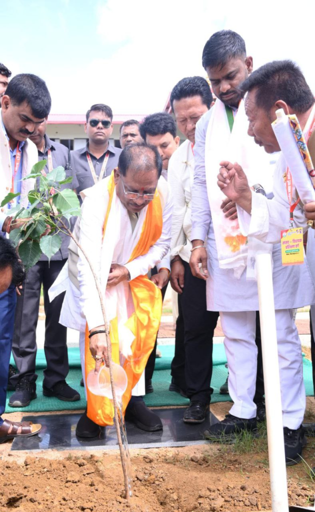 CG News: मुख्यमंत्री विष्णु देव साय ने मैनपाट में भगवान बुद्ध की प्रतिमा का किया अनावरण, 30 लाख रुपए के विकास कार्यों की घोषणा