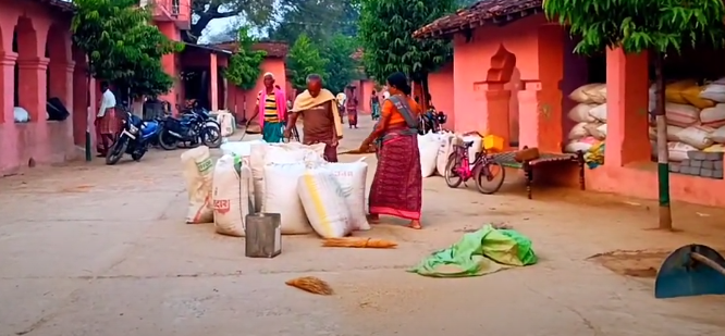 CG Pink Village: छत्तीसगढ़ का पहला गुलाबी गांव बन चूका स्वच्छता का प्रतीक, गांववासियों ने रच दिया इतिहास, जानें क्या है पूरी कहानी