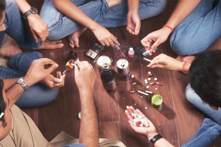 युवाओं में बढ़ती नशे की लत चिंताजनक, पत्रिका फोटो