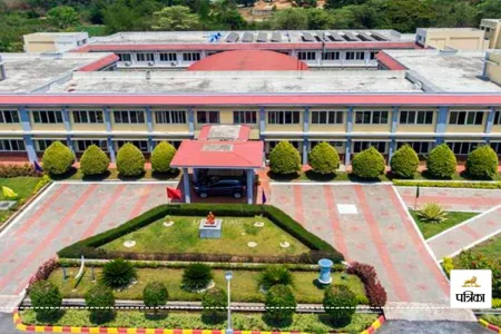 सैनिक स्कूल, पत्रिका फोटो 