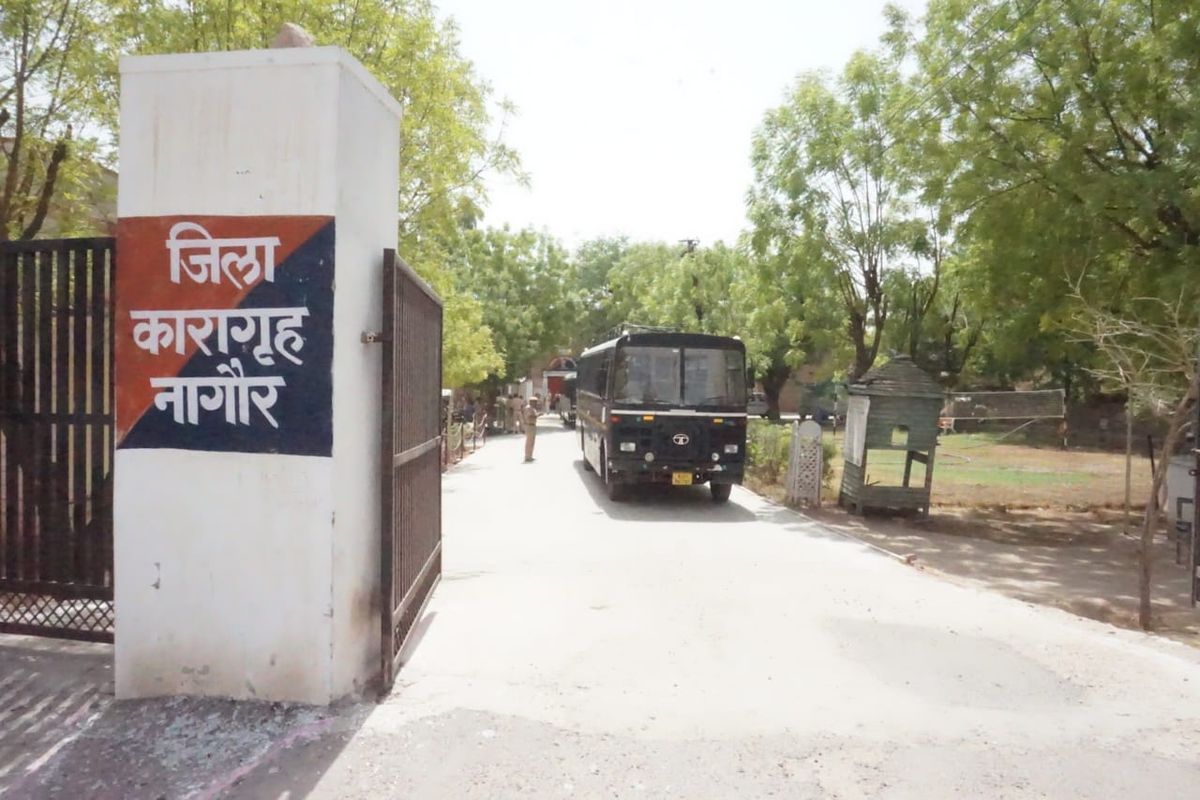 जेलों में बंदियों को सुधरने नहीं देते अधिकारी-कर्मचारी, अवैध सामग्री सप्लाई करने
से नहीं कतराते