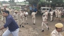 झालावाड़: भीड़ ने किया पुलिस पर पथराव, शिक्षा मंत्री को बदलना पड़ा रास्ता,
छात्रा ने बताई आपबीती - image