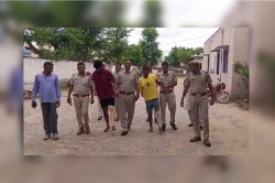 Jhunjhunu Crime: झुंझुनूं में पार्षद पर जानलेवा हमला, 5 हजार के इनामी
हिस्ट्रीशीटर सहित तीन गिरफ्तार - image