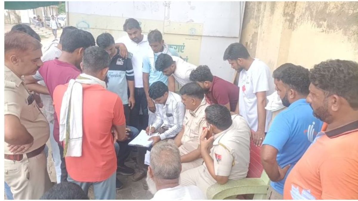 ‘इन लोगों ने मुझे ब्लैकमेल किया, बदनाम करने की धमकी दी’, परेशान होकर सैलून
संचालक ने दी जान, 5 पेज का सुसाइड नोट मिला