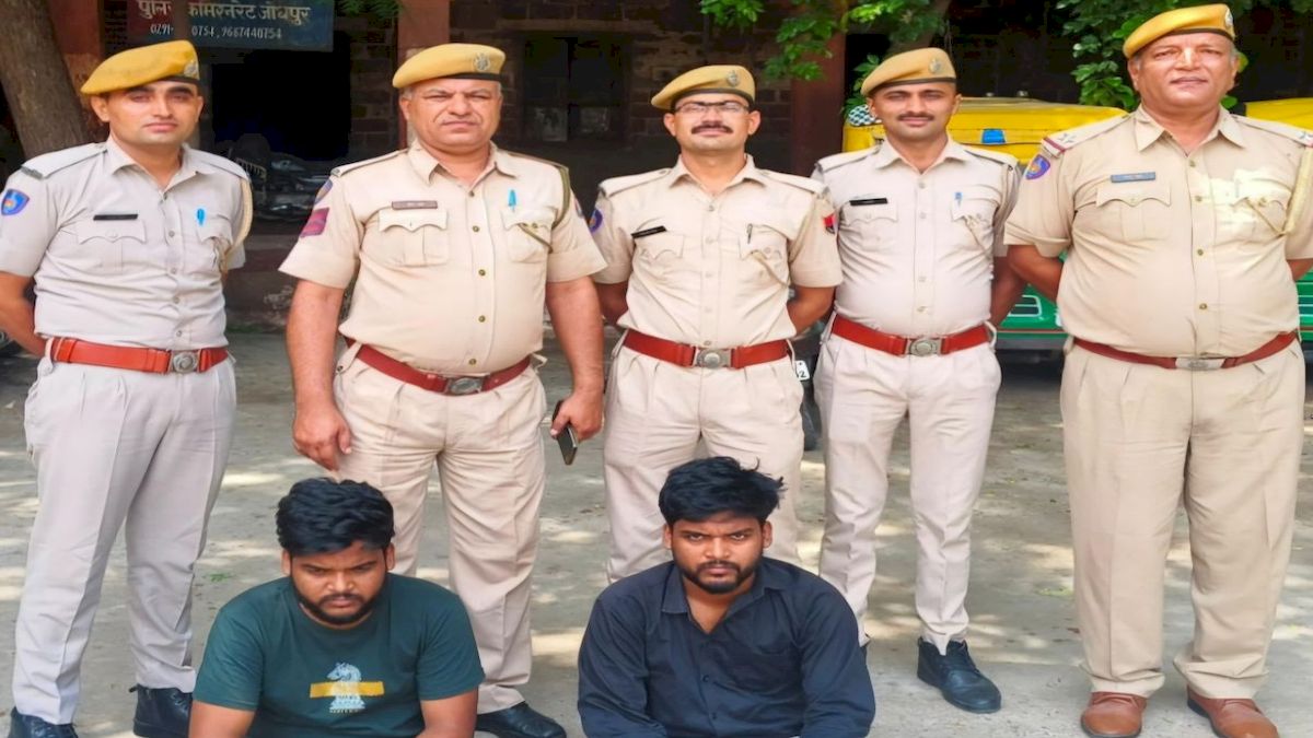 एक करोड़ का सोना-चांदी लेकर भागे दो भाइयों का कोर्ट में समर्पण