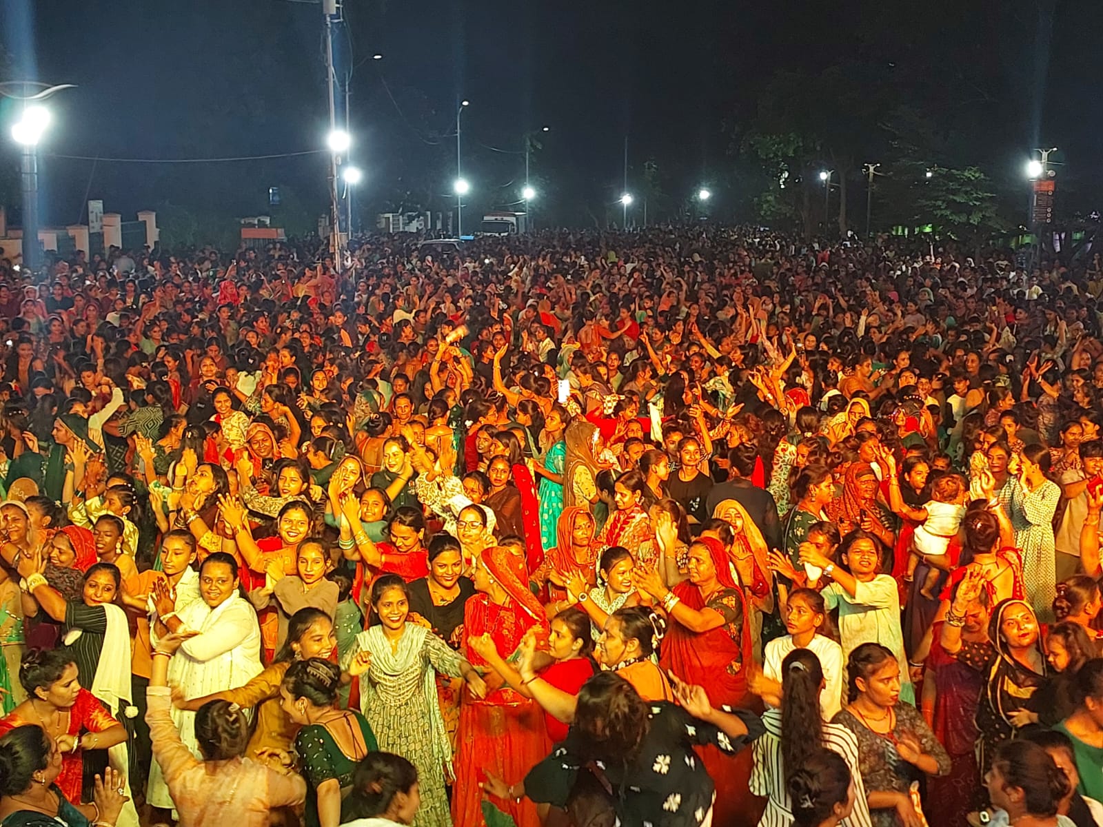 जया पार्वती व्रत जागरण पर कांकरिया में उमड़ी महिलाएं