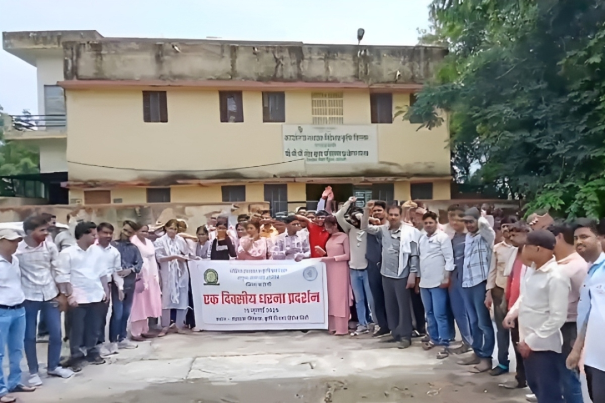 Karauli: कृषि पर्यवेक्षकों ने अधिकारों की उठाई आवाज, 11 सूत्री मांगों का उप
निदेशक को सौपा ज्ञापन