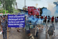 हरदा में करणी सेना का प्रदर्शन, पुलिस ने आंसू गैस के गोले छोड़े, लाठी चार्ज के
बाद दर्जनों गिरफ्तार - image