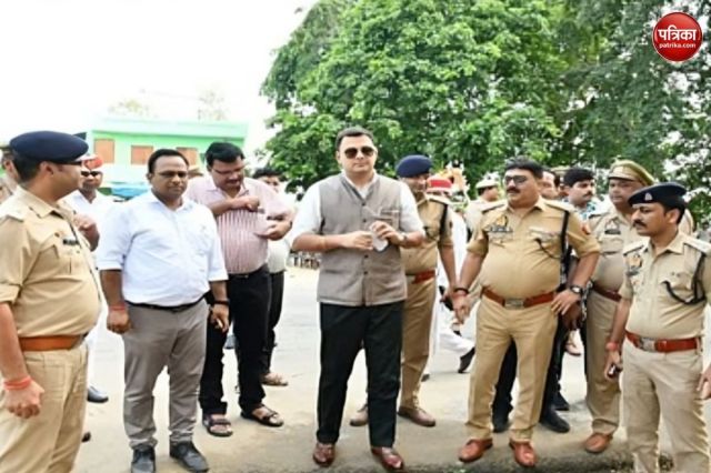 तीन थानों की पुलिस और पीएसी ने संभाला मोर्चा