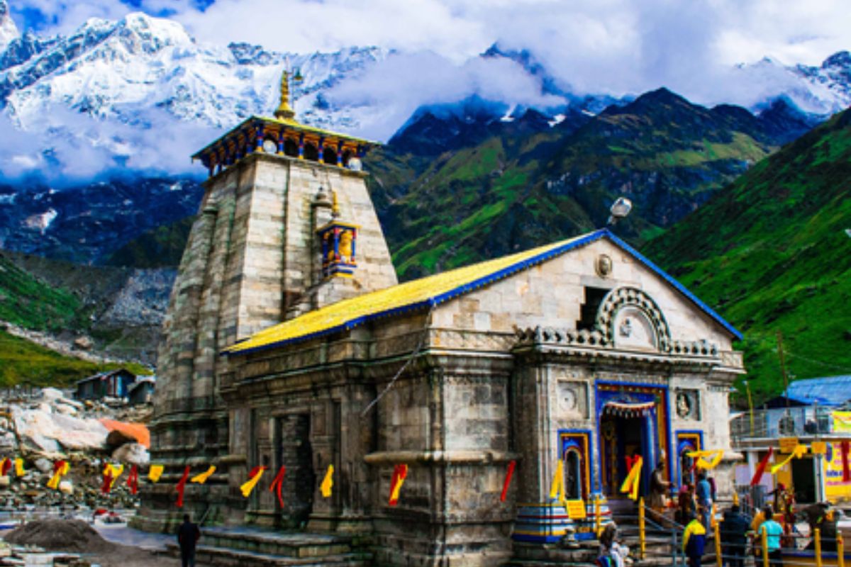 मोक्ष दिलाने वाला कुंड, देवताओं की पूजा और 80 फीट ऊंचा मंदिर, जानिए केदारनाथ
ज्योतिर्लिंग की अनसुनी कथा