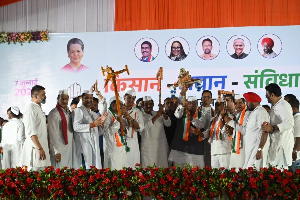 राजधानी रायपुर के साइंस कॉलेज मैदान में किसान, जवान, संविधान सभा में कांग्रेस के राष्ट्रीय अध्यक्ष मल्लिकार्जुन खरगे।