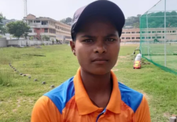 एमपी की बेटी ने टीम इंडिया को जिताई सीरीज, छतरपुर गर्ल ने 6 विकेट झटककर इंग्लैंड
को समेटा - image
