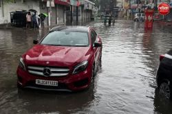 जलभराव में फंस गई मर्सिडीज, कारोबारी ने नगर निगम को भेजा कानूनी नोटिस, 10 लाख
हर्जाने की मांग, जाने मामला - image