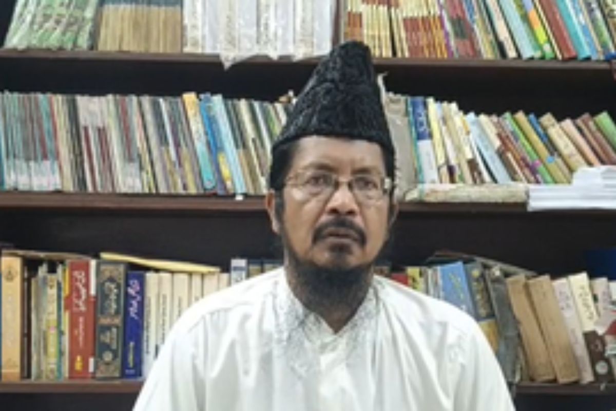मस्जिद जाने पर डिंपल यादव की आलोचना, मुस्लिम धर्मगुरु ने माफी मांगने को कहा