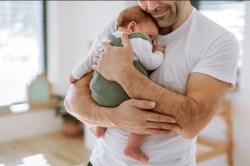 बच्चा पैदा होने पर इस देश में मिलेगी माता-पिता को 17 हफ्ते की पेरेंटल लीव, पैसे
भी नहीं कटेंगे और मिलेंगी ढेरों छुट्टियाँ - image