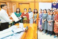 Rajasthan Jhunjhunu Women Workers gave a Memorandum Demanding three days leave during menstruation Rakshabandhan gift sought from CM