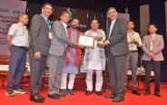 मुख्यमंत्री भजनलाल शर्मा और केंद्रीय कोयला एवं खान मंत्री जी. किशन रेड्डी ने राजस्थान इंटरनेशनल सेंटर में आयोजित स्टार रेटिंग ऑफ माइन्स पुरस्कार समारोह में हिस्सा लिया। फोटो-पत्रिका।