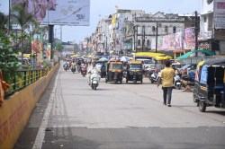 सावन में तेज धूप और उमस भरी गर्मी से परेशान हुए लोग, 31 डिग्री पर पहुंचा तापमान - image