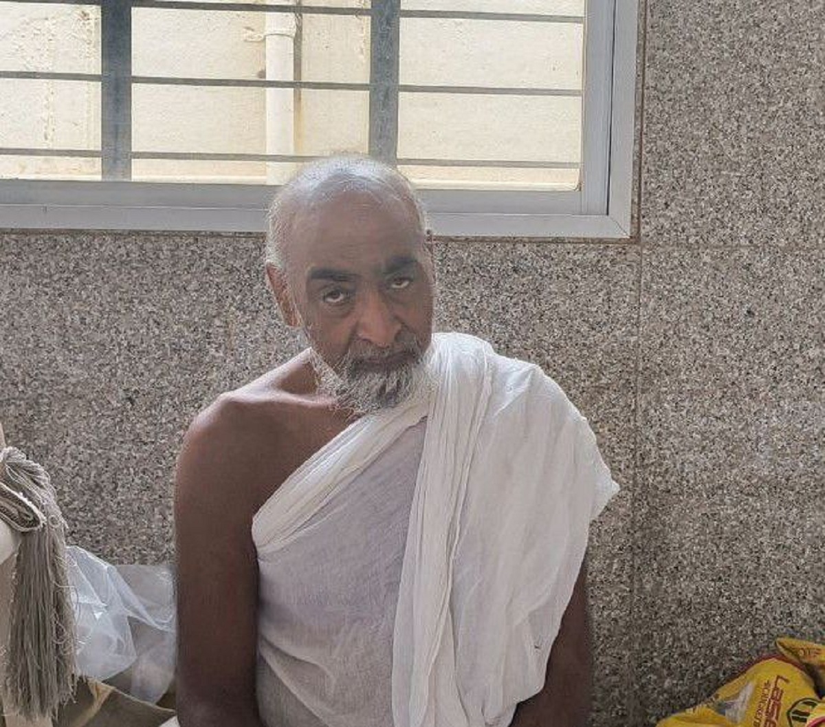 मोबाइल नहीं, धर्म की किताबें उठाइए: मोबाइल ने परिवारों में दूरियां बढ़ाई हैं,
जीवनशैली और संस्कारों को किया प्रभावित