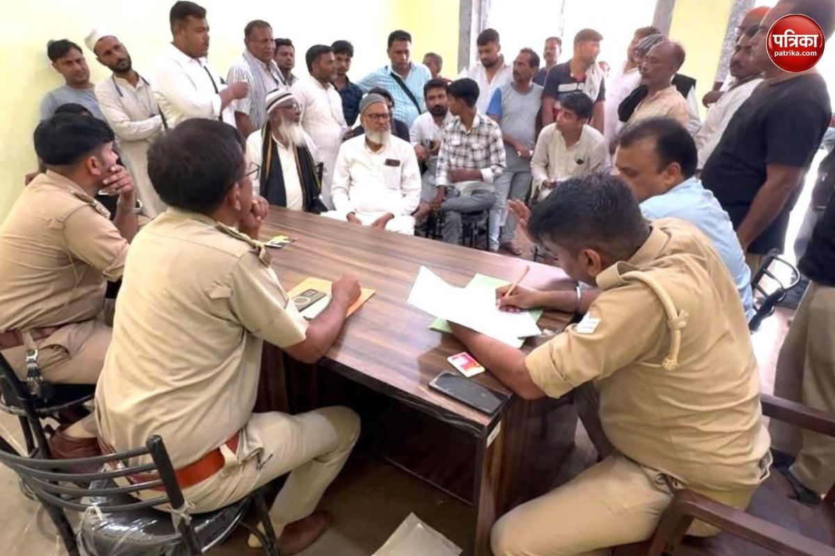 ऑपरेशन क्लीन: बारादरी थाने में खड़ी कबाड़ गाड़ियां बोली लगाकर बिकीं, कबाड़ी ने
4.36 लाख में खरीदे 30 वाहन