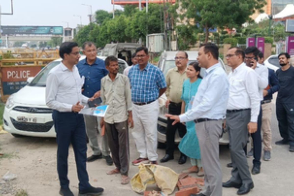 एलिवेटेड रोड पर घटिया स्टील को लेकर नाराज हुए नोएडा सीईओ, सेतु निगम को भेजा
नोटिस