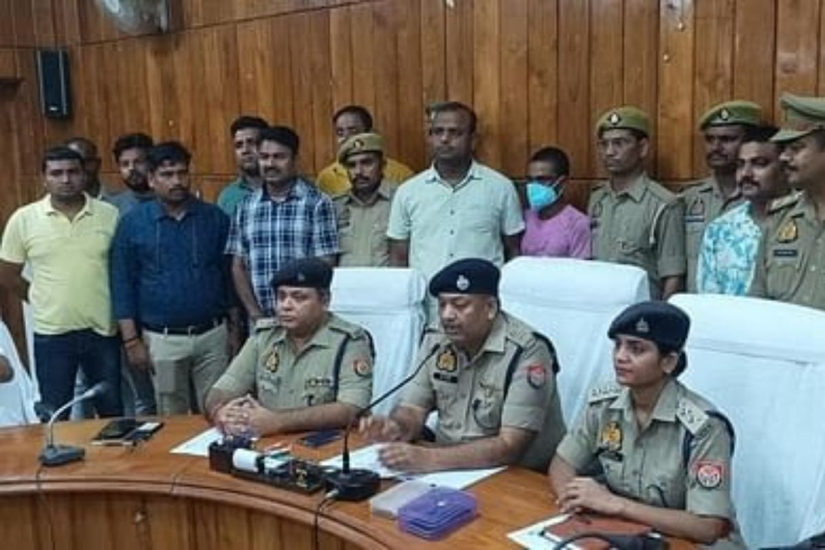Crime News: चार बच्चियों से दुष्कर्म का आरोपी चढ़ा पुलिस के हत्थे, टैटू निशान से
हुई हैवान की पहचान, ऐसे बनता था शिकार