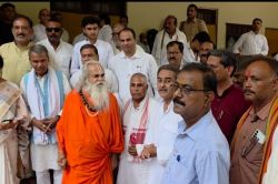 पूर्व सांसद बोले- छांगुर बाबा का संबंध ISI से ऐसे लोगों को जेल नहीं, सीधे
एनकाउंटर होना चाहिए - image