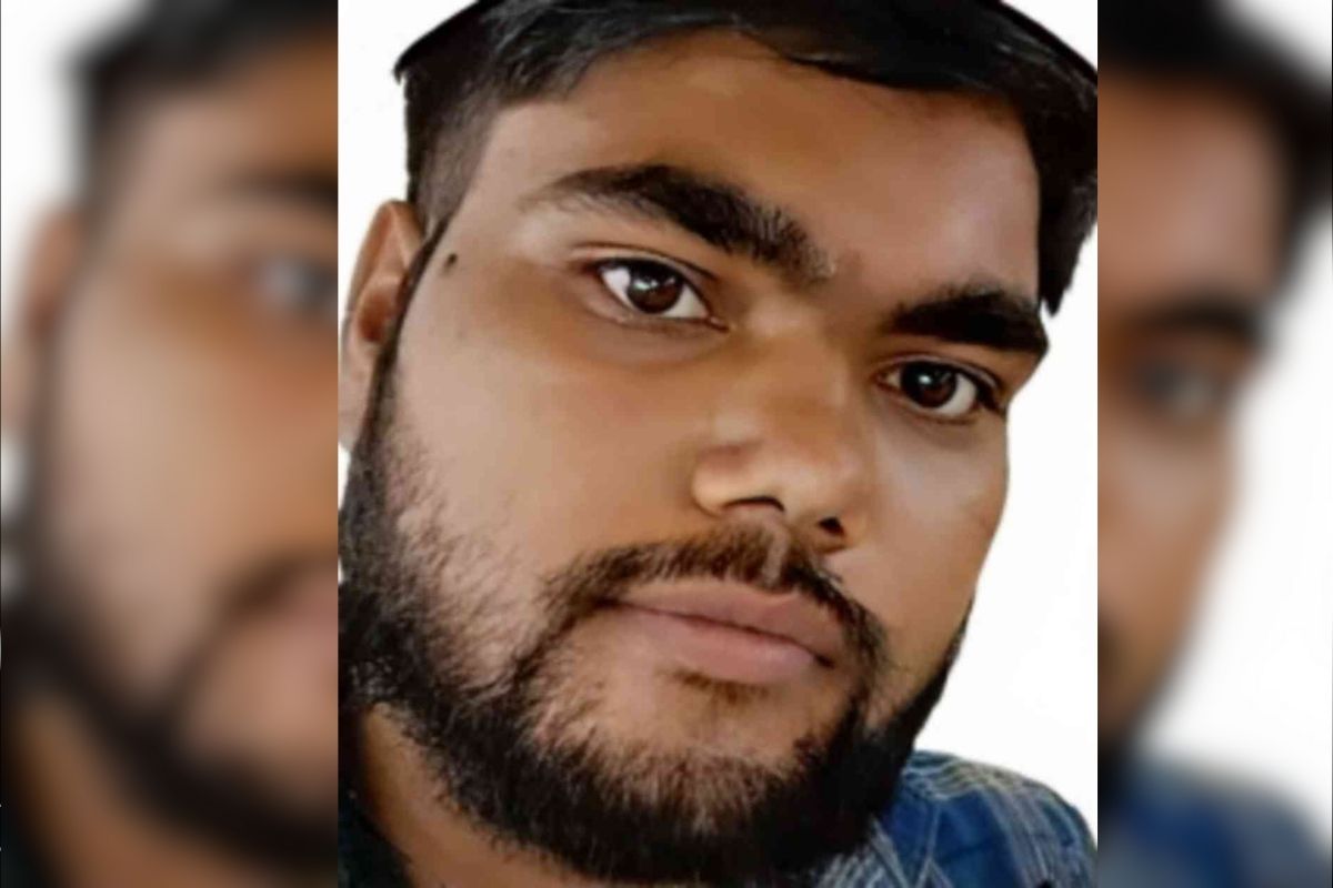Farrukhabad: युवक ने पैंट पर सुसाइड नोट लिखकर की आत्महत्या, पुलिस पर थर्ड डिग्री
टॉर्चर करने का आरोप