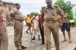 राजघराने के मंदिर से करोड़ों रुपये के अष्टधातु मूर्ति की चोरी, जांच में जुटी
पुलिस - image