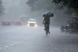 UP Rains: यूपी में फिर लौटा मानसून, यहां भारी बारिश का अलर्ट इन जिलों में बिजली
गिरने की चेतावनी - image