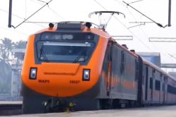 Amrit Bharat Train: यूपी के इस को जिले अमृत भारत एक्सप्रेस ट्रेन की सौगात, सपा
सांसद हरी झंडी दिखाकर करेंगे रवाना - image