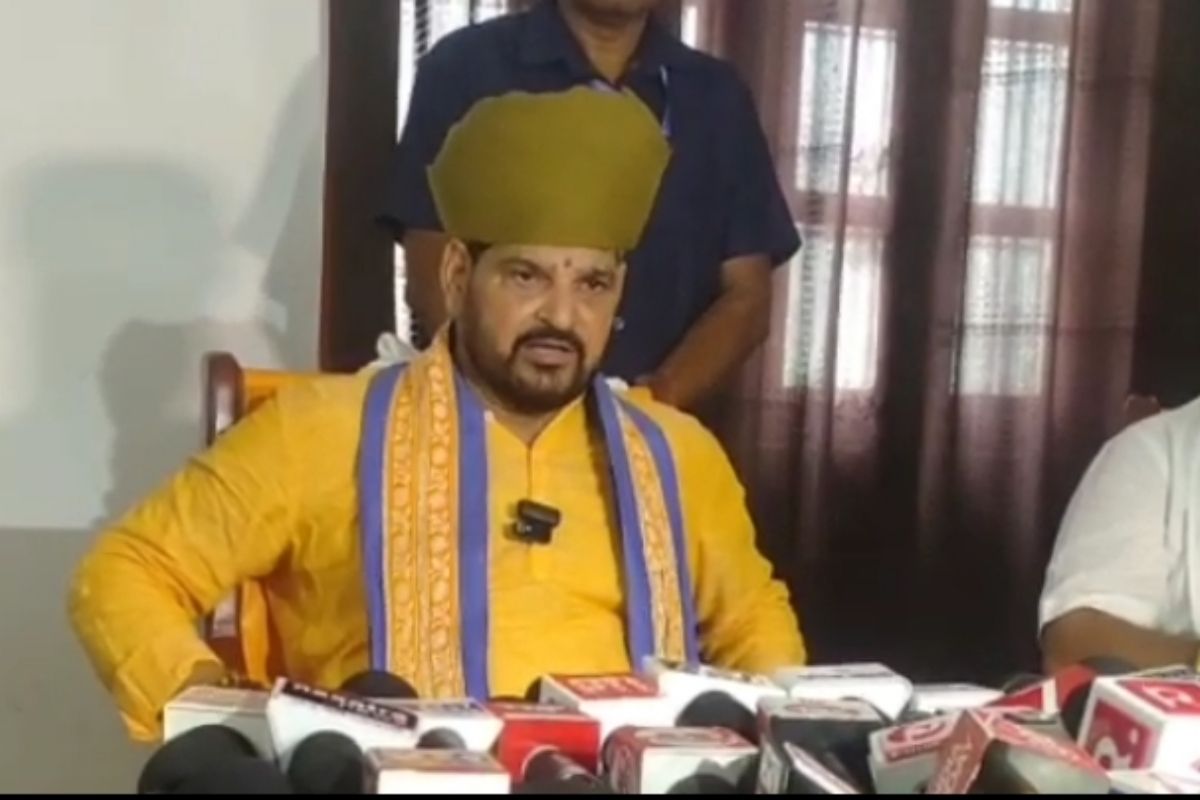 Brijbhushan Singh: 56 साल से संबंध आरोप लगने के 31 महीने बाद योगी से मिले
बृजभूषण, जानिए क्या कहा?