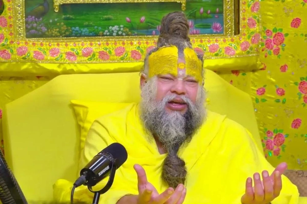 प्रेमानंद महाराज ने बताया घर के मंदिर में भूलकर भी न रखें ये चीजें, वरना आ सकती
है दरिद्रता!