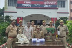 Gonda: गोंडा में पकड़ी गई अवैध शस्त्र बनाने की फैक्ट्री, भारी मात्रा में
अर्धनिर्मित हथियार बरामद - image