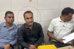 35 हजार की रिश्वत लेते रंगे हाथों धराया कंप्यूटर ऑपरेटर, लोकायुक्त की बड़ी
कार्रवाई - image