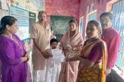भाजपा सांसद ने अपनी बेटी का एडमिशन सरकारी स्कूल में कराया, पूर्व सीएम ने की
तारीफ - image