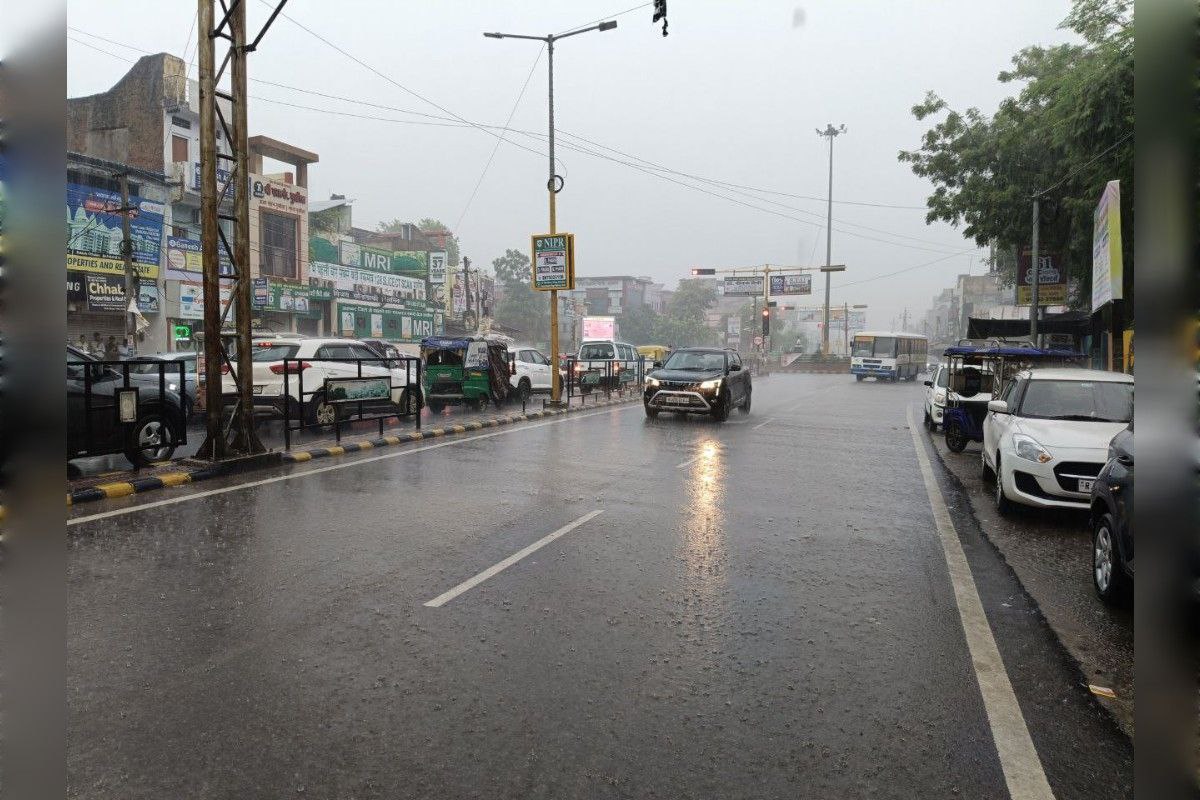 VIDEO: अलवर में बारिश का सिलसिला जारी, दोपहर में बरसे बादल