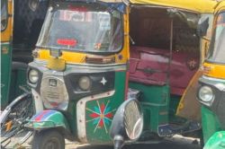 ऑटो में बैठा अकेली महिला को बनाता शिकार… 100 कैमरों की फुटेज खंगाली, तब पकड़ में
आया आरोपी - image