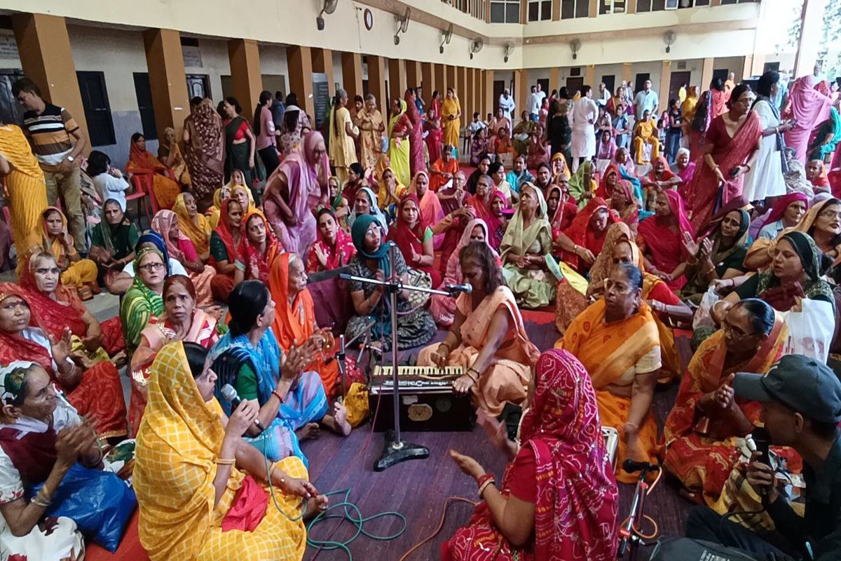 VIDEO: गुरु पूर्णिमा पर विशेष कार्यक्रमों का आयोजन, श्रद्धालुओं की रही भीड़