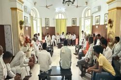 उमरैण में देवनारायण मंदिर तोड़ने के विरोध में उठी आवाज़, 14 जुलाई को सर्व समाज
की महापंचायत - image